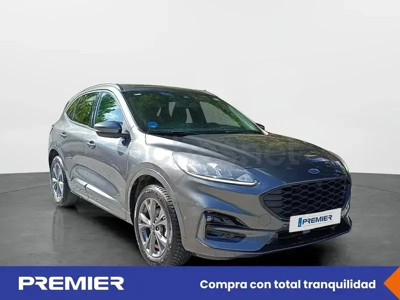 Usado Ford Kuga ST-Line 190 CV (139 kW) 2023 Gris / plata SUV
