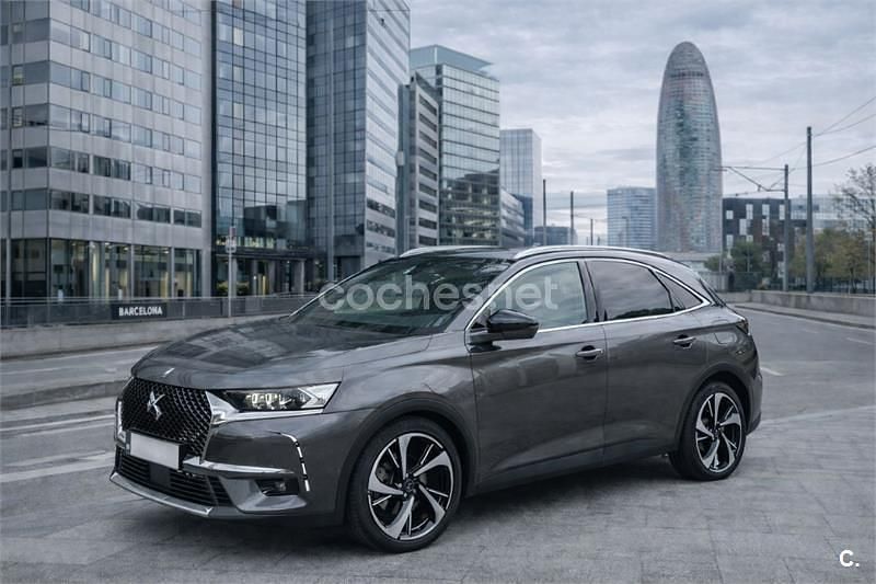 Usado DS Automobiles DS7 Crossback Grand Chic 225 CV (165 kW) 2021 Gris / plata SUV