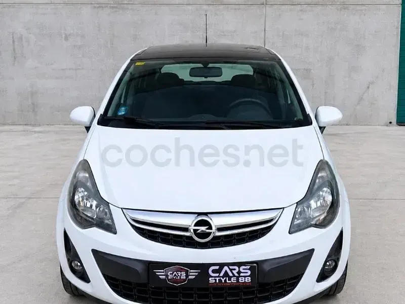Usado Opel Corsa Color Edition 100 CV (73 kW) 2014 Blanco Utilitario