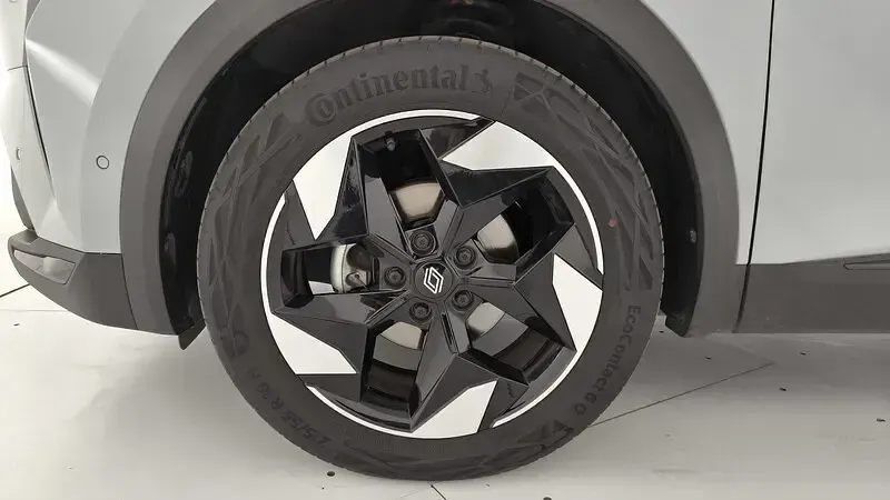 Usado Renault Captur Techno 100 CV (73 kW) 2025 Gris SUV