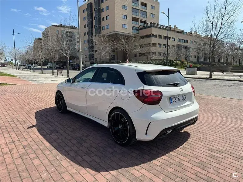 Käytetty Mercedes A200 AMG line 136 HP (100 kW) 2017 Valkoinen Sedan