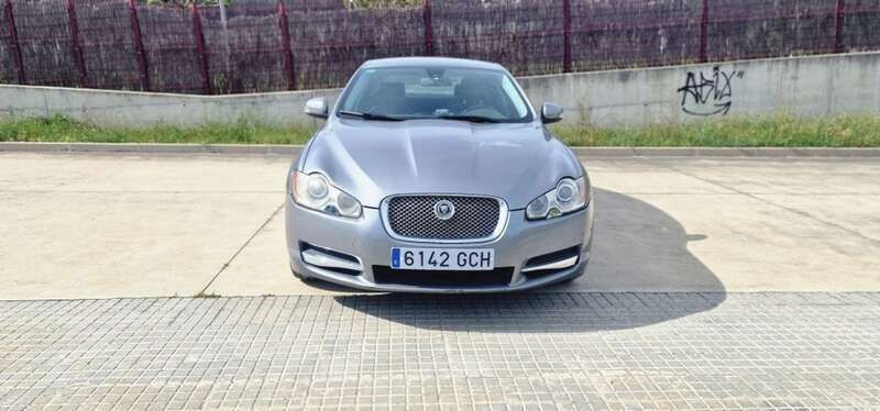 Gris Usado 2008 Jaguar XF Premium Luxury Berlina | 7990 € - Imagen 1/4