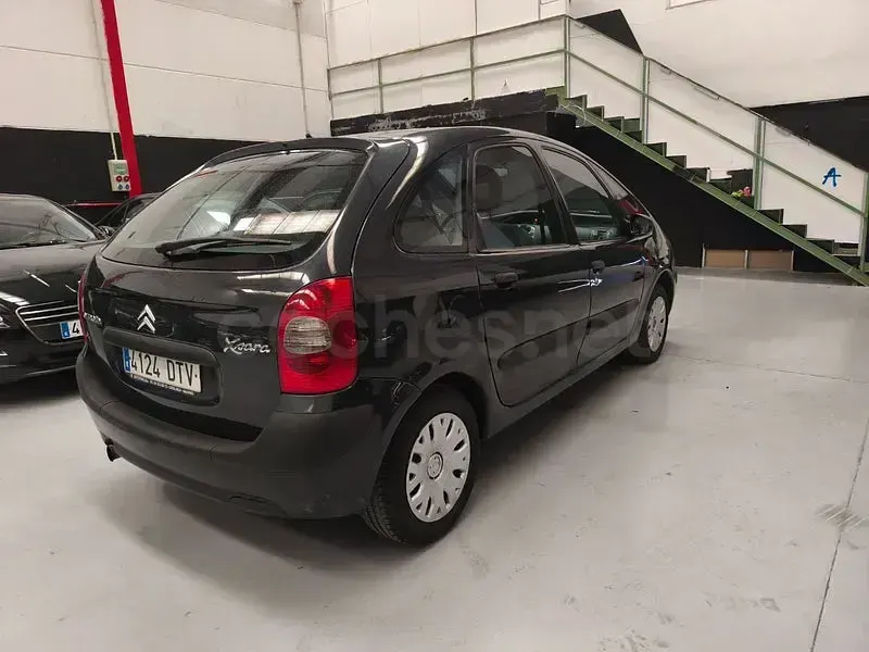Usado Citroën Xsara Picasso 110 CV (80 kW) 2005 Azul Monovolumen