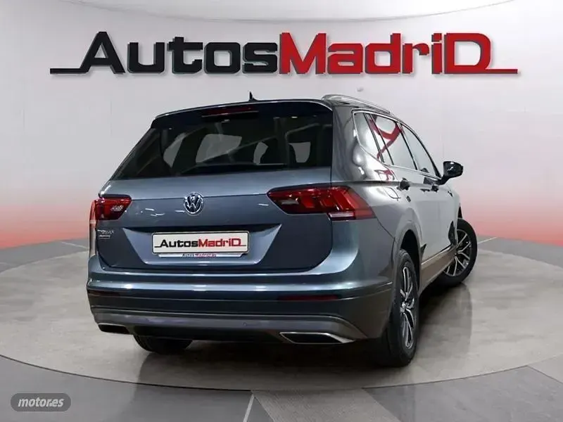 Usado VW Tiguan Sportline 190 CV (139 kW) 2018 Gris SUV