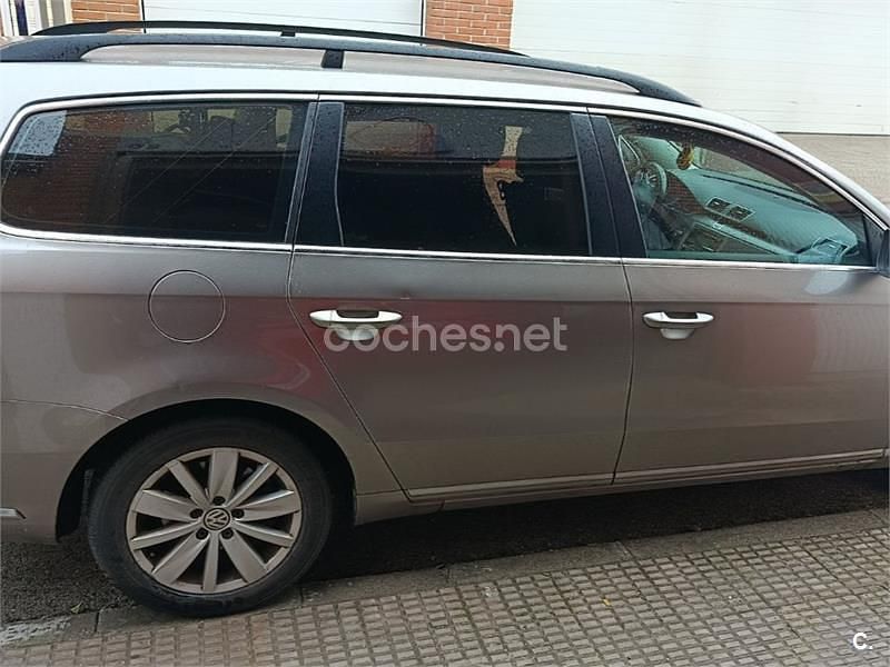 Usado VW Passat Edition 105 CV (77 kW) 2013 Gris / plata Familiar