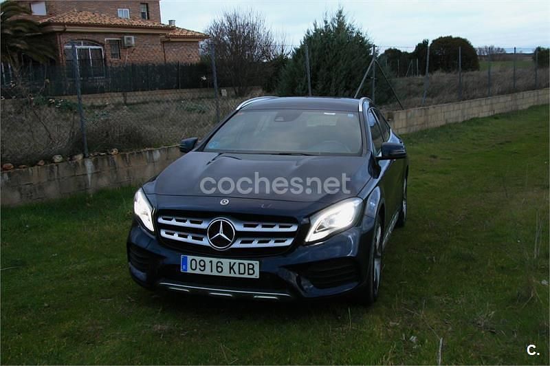 Usado Mercedes GLA200 136 CV (100 kW) 2017 Azul SUV
