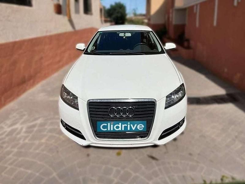 Usado Audi A3 Sportback Ambition 140 CV (102 kW) 2010 Blanco Utilitario