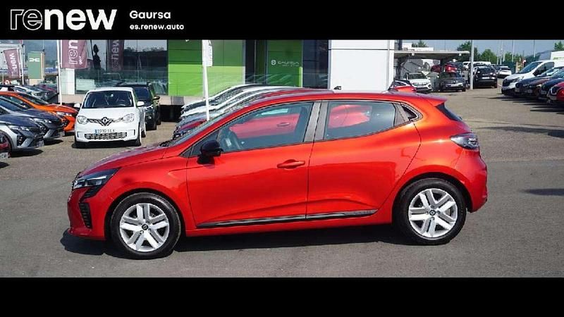 Begagnad Renault Clio V Evolution 90 HK (66 kW) 2024 Röd Sedan