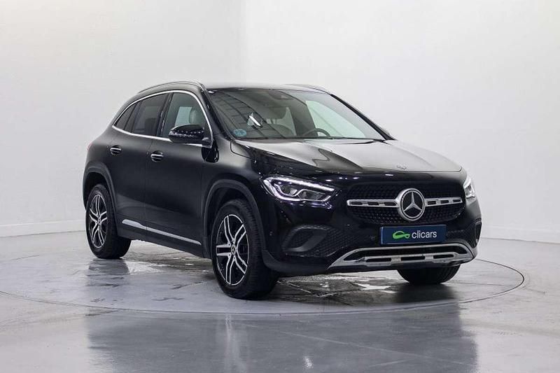 Usado Mercedes GLA200 150 CV (110 kW) 2022 Negro SUV