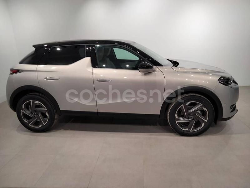Usado DS Automobiles DS3 Rivoli 130 CV (95 kW) 2022 Gris / plata SUV