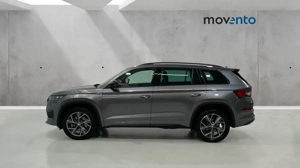Usado Skoda Kodiaq SportLine 150 CV (110 kW) 2023 Gris / plata SUV