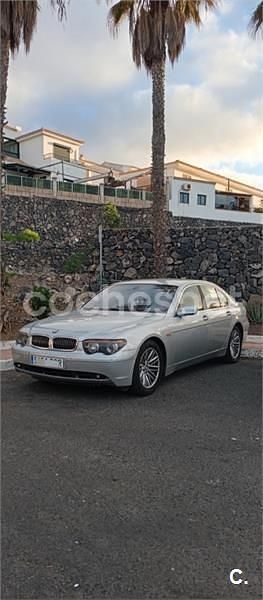 Gris / plata Usado 2001 BMW 745 Comfort Edition Berlina | 5500 € - Imagen 1/4