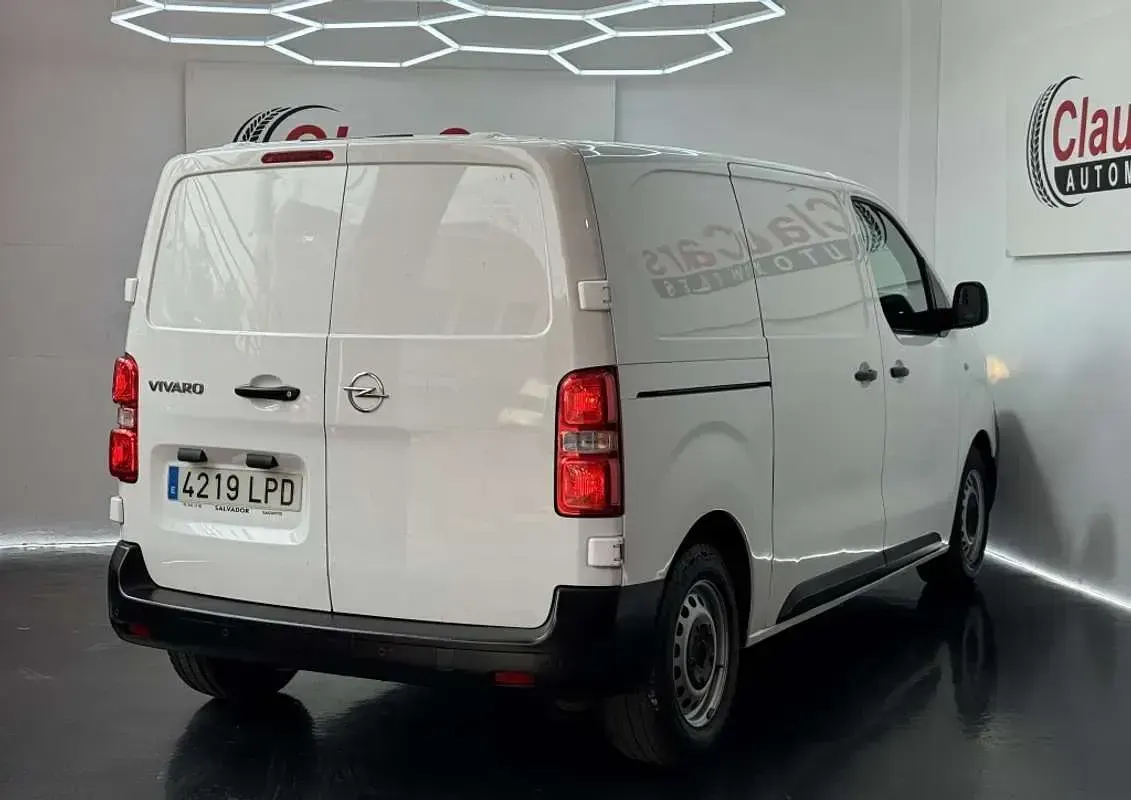 Usado Opel Vivaro 102 CV (75 kW) 2021 Blanco Monovolumen