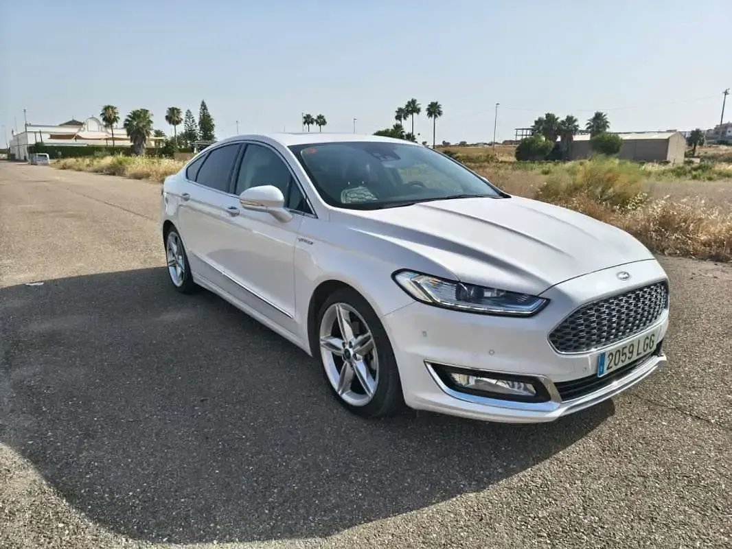 Usado Ford Mondeo Vignale 188 CV (138 kW) 2018 Blanco Berlina