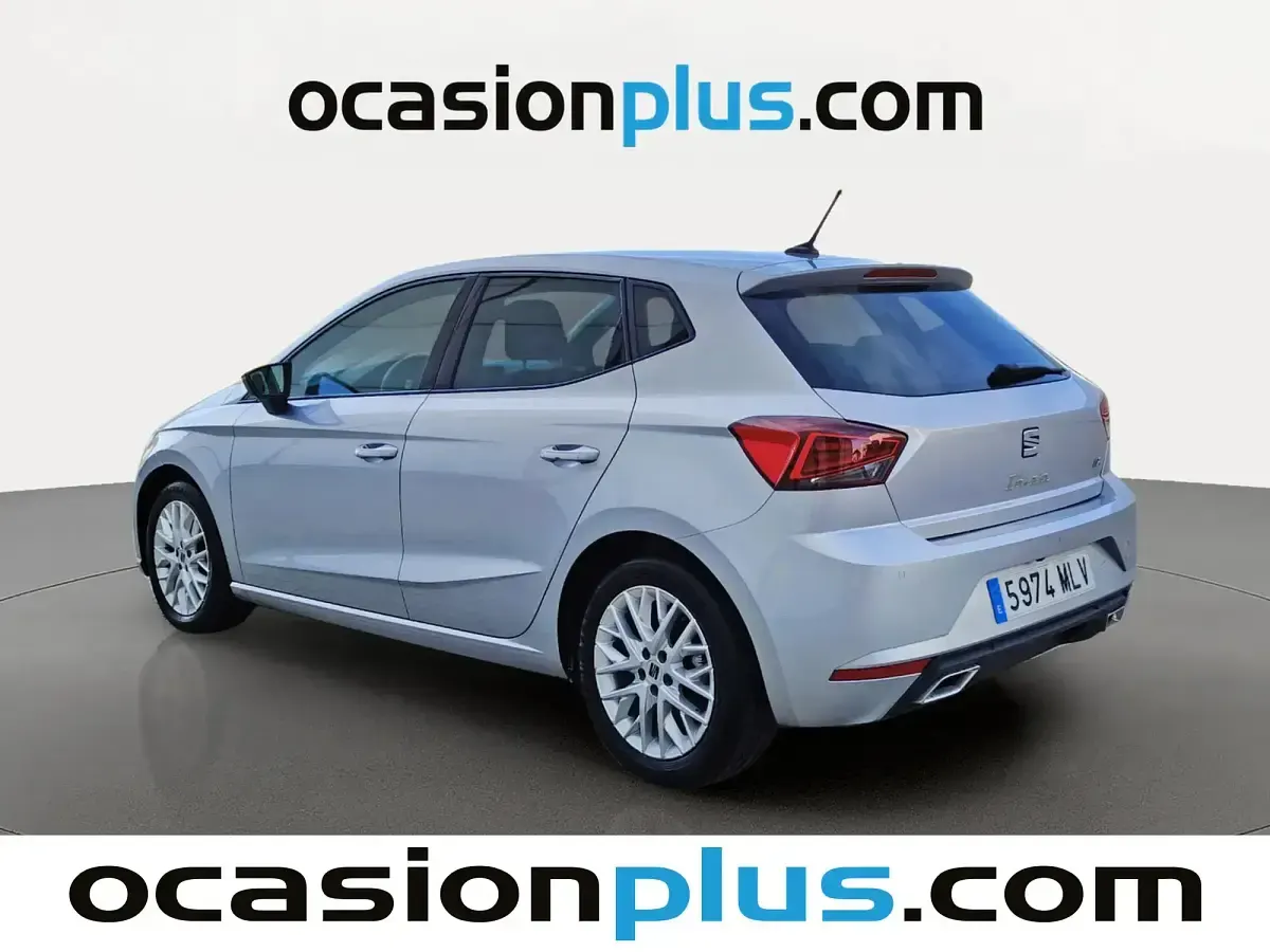 Usado Seat Ibiza FR 110 HP (80 kW) 2023 Cinzento Sedan