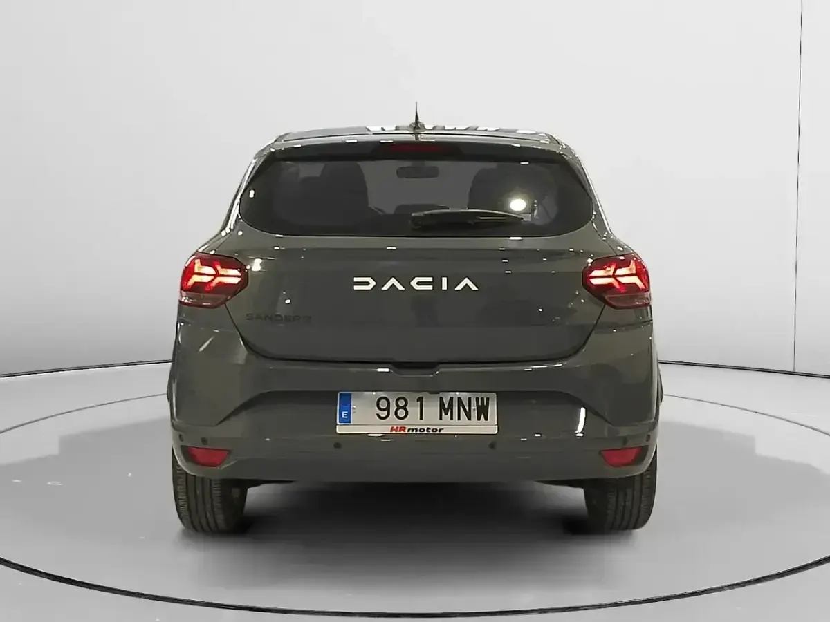Usado Dacia Sandero Expression 91 CV (66 kW) 2024 Gris Berlina