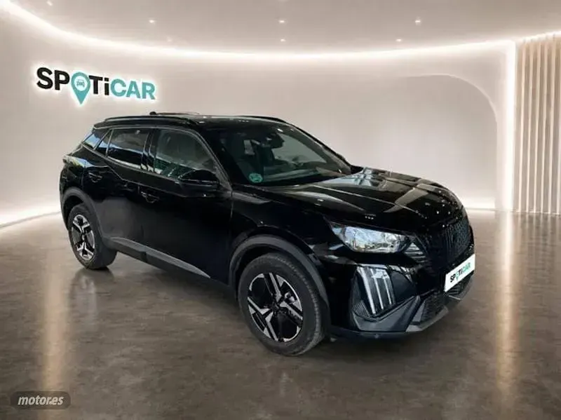 Usado Peugeot 2008 Allure 100 CV (73 kW) 2023 Negro SUV