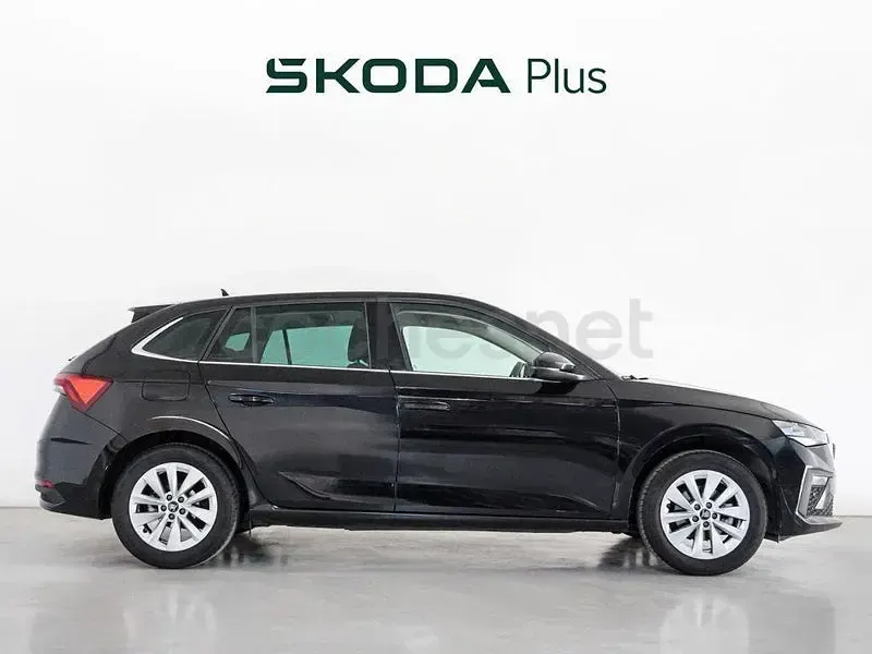 Usado Skoda Scala Selection 115 CV (84 kW) 2025 Negro Utilitario