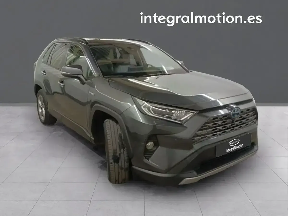Käytetty Toyota RAV4 Hybrid Advance 218 HP (160 kW) 2020 Harmaa Katumaasturi