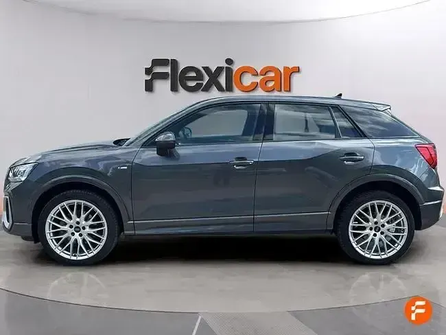 Usado Audi Q2 S-Line 150 CV (110 kW) 2024 Gris SUV