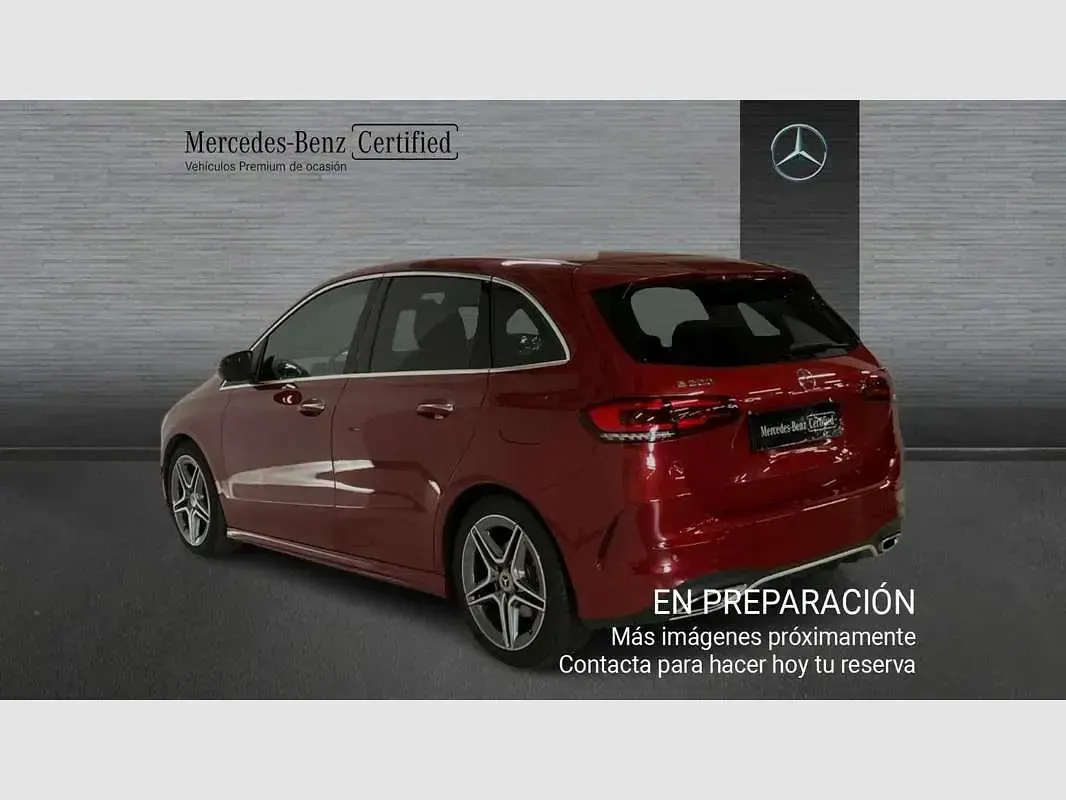 Usado Mercedes B200 163 CV (119 kW) 2022 Rojo Utilitario