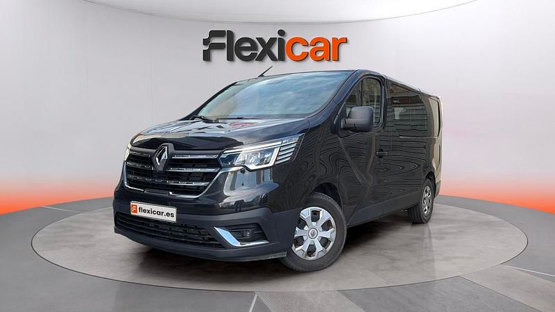 Usado Renault Trafic 110 CV (80 kW) 2023 Negro Monovolumen