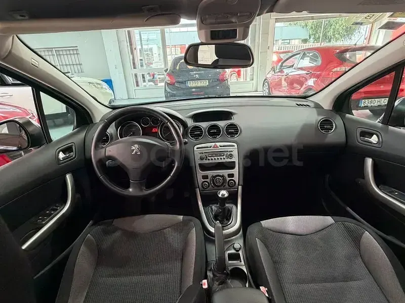 Usado Peugeot 308 Access 112 CV (82 kW) 2012 Marrón Berlina