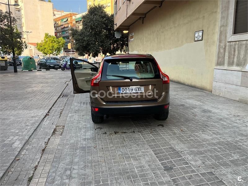 Usado Volvo XC60 R-Design 185 CV (136 kW) 2010 Marrón SUV