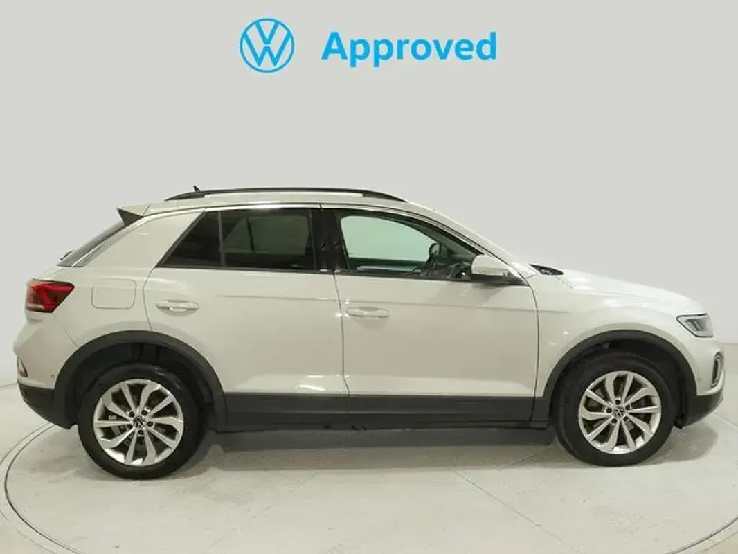 Usado VW T-Roc Life 150 CV (110 kW) 2022 Gris SUV