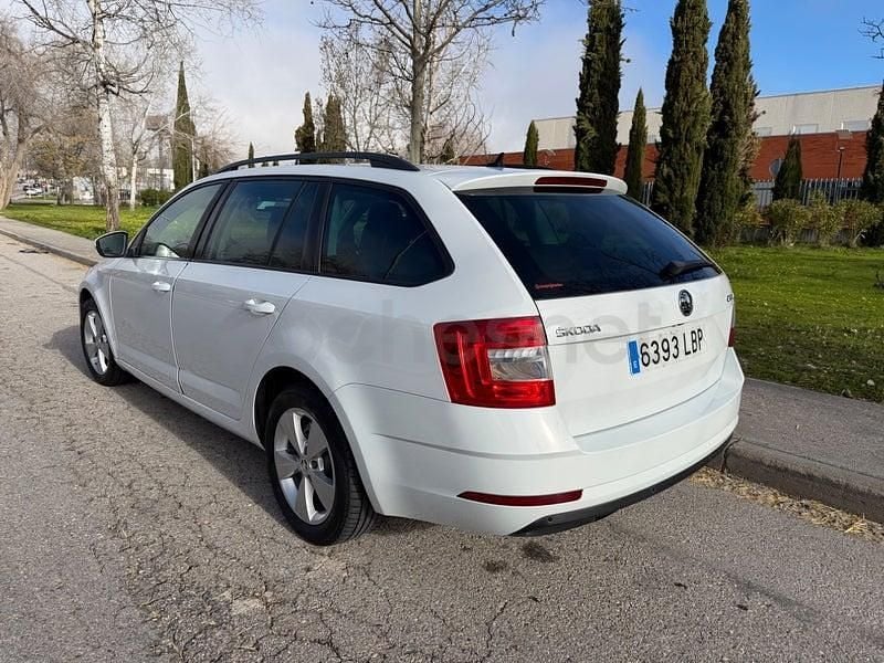 Usado Skoda Octavia 115 CV (84 kW) 2019 Blanco Familiar