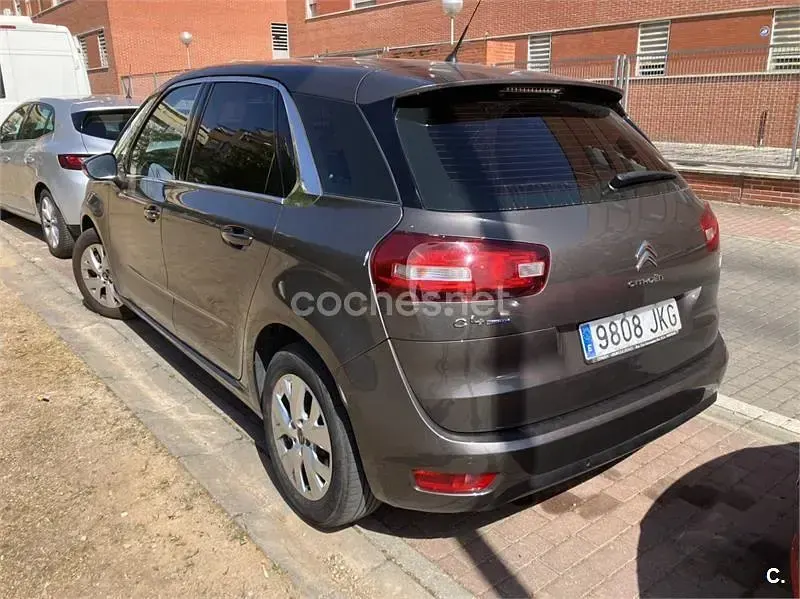 Usado Citroën C4 Picasso Feel 120 CV (88 kW) 2015 Marrón Monovolumen