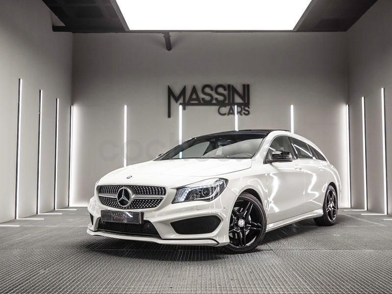 Usado Mercedes CLA220 Shooting Brake AMG line 177 CV (130 kW) 2016 Blanco Familiar
