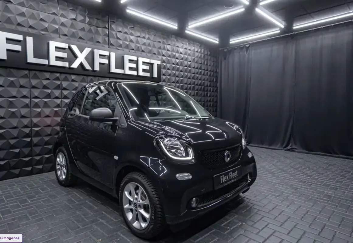 Usado Smart ForTwo Cabrio Passion 90 CV (66 kW) 2019 Negro Descapotable