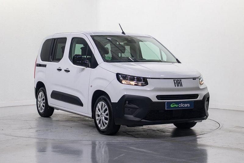 Usado Fiat Doblò 100 CV (73 kW) 2025 Blanco Monovolumen