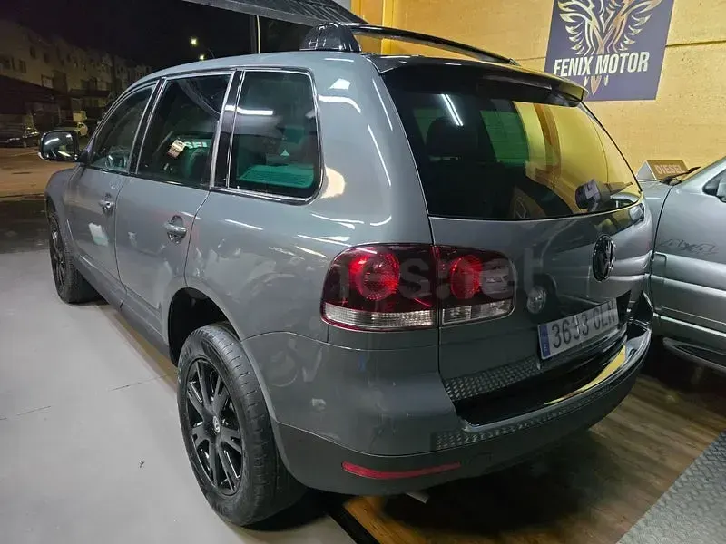 Usado VW Touareg R 174 CV (127 kW) 2009 Gris / plata SUV