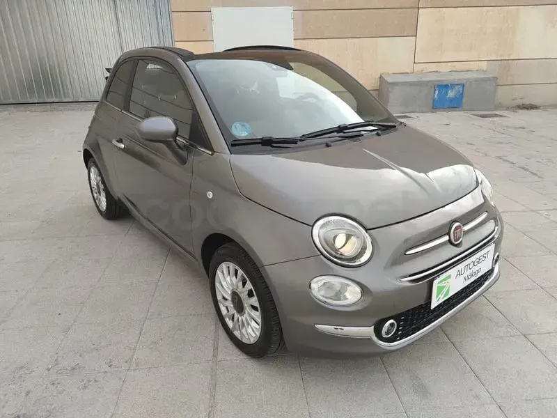 Usado Fiat 500C Dolcevita 70 CV (51 kW) 2023 Gris / plata Descapotable