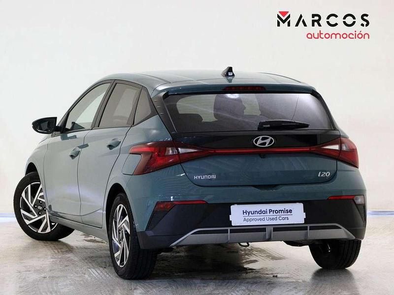 Usado Hyundai i20 80 CV (58 kW) 2025 Verde Utilitario