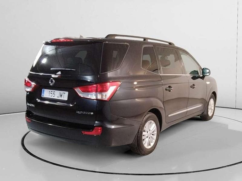 Usado SsangYong Rodius 155 CV (114 kW) 2016 Negro Monovolumen