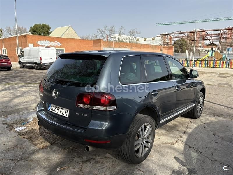 Usado VW Touareg 225 CV (165 kW) 2007 Gris / plata SUV