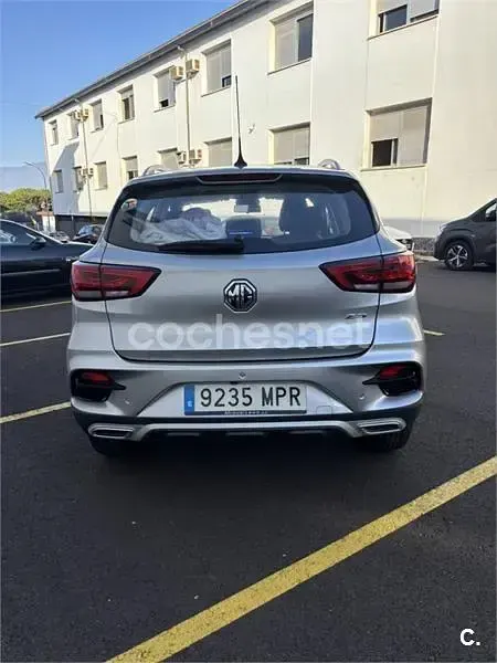 Usado MG ZS Luxury 111 CV (81 kW) 2024 Gris / plata SUV