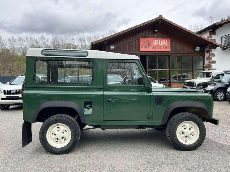 Verde Usado 1995 Land Rover Defender SUV | 22.999 € - Imagen 1/4