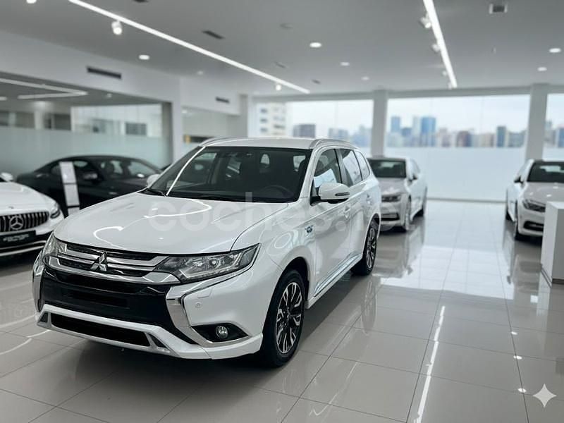 Blanco Usado 2018 Mitsubishi Outlander P-HEV SUV | 20.290 € (Precio justo) - Imagen 1/4