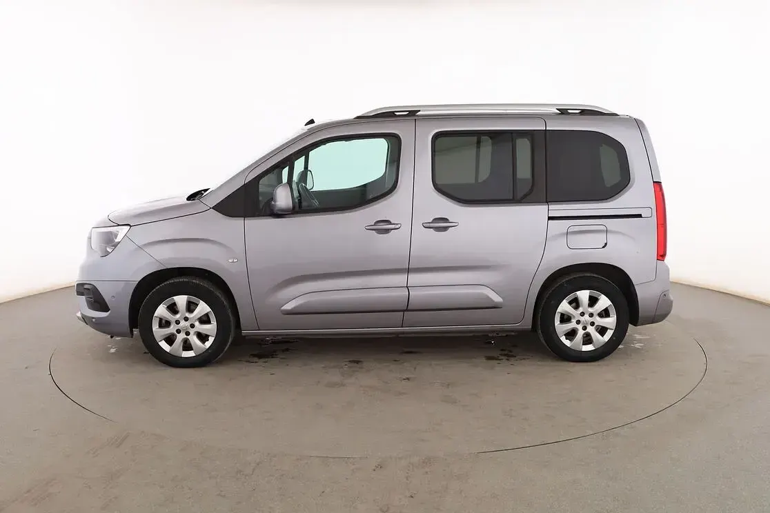 Usado Opel Combo Life Innovation 131 CV (96 kW) 2019 Gris Monovolumen