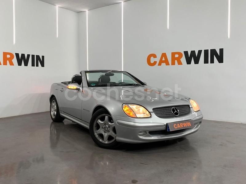 Gris / plata Usado 2003 Mercedes SLK230 Descapotable | 9900 € - Imagen 1/4