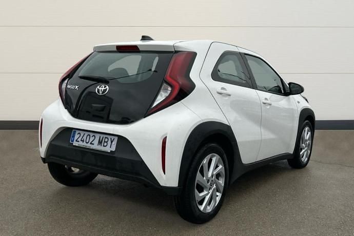 Usado Toyota Aygo Play 72 CV (52 kW) 2022 Utilitario