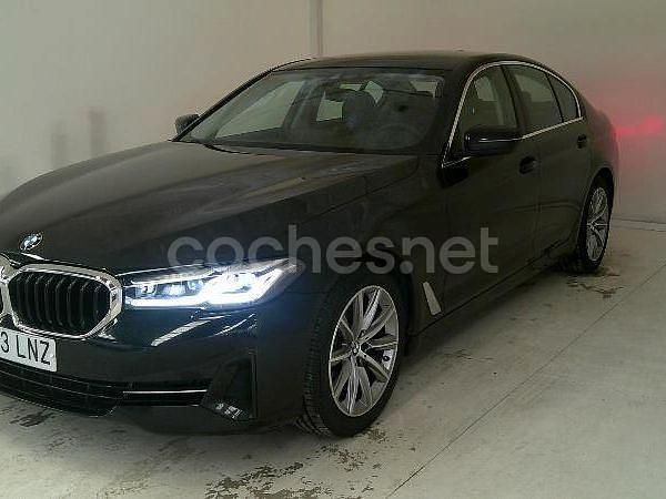 Negro Usado 2021 BMW 520 Berlina | 27.500 € (Precio justo) - Imagen 1/4