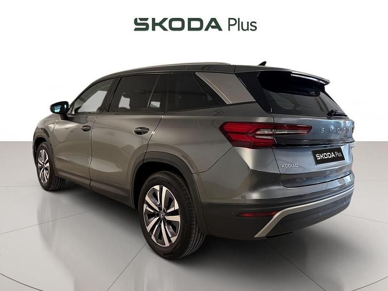 Usado Skoda Kodiaq Selection 151 CV (111 kW) 2025 Gris SUV