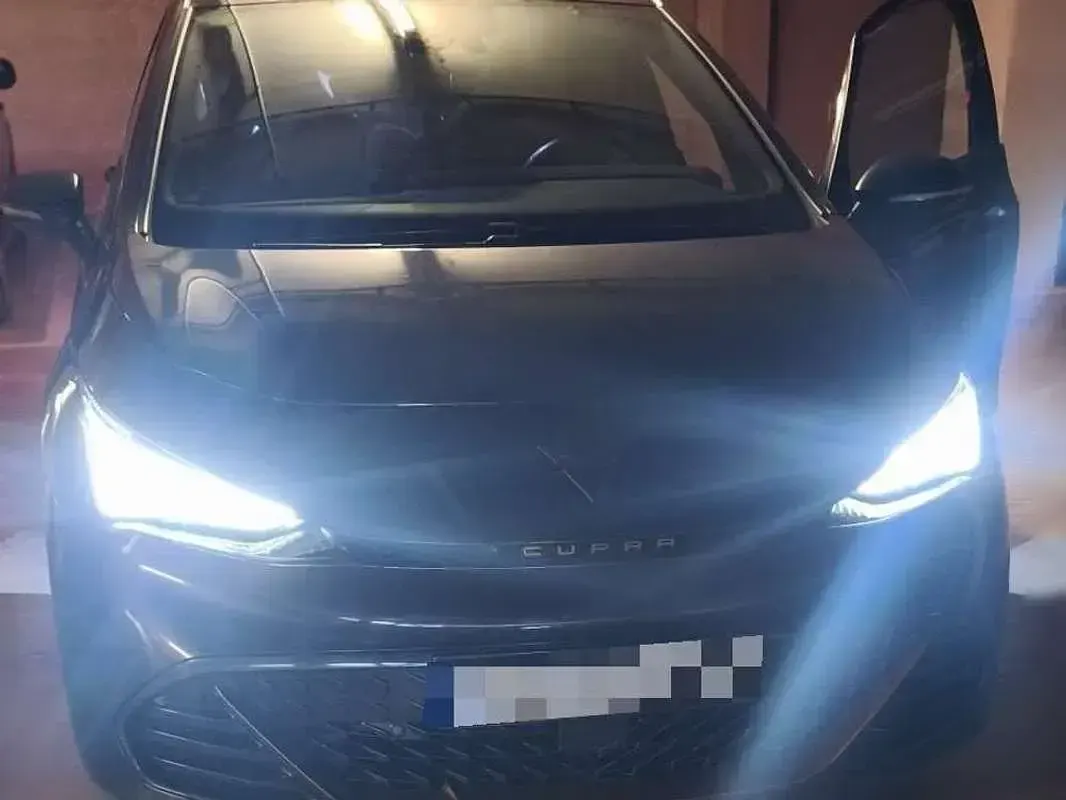 Usado Cupra Born 150 kW (204 CV) 2022 Negro Utilitario