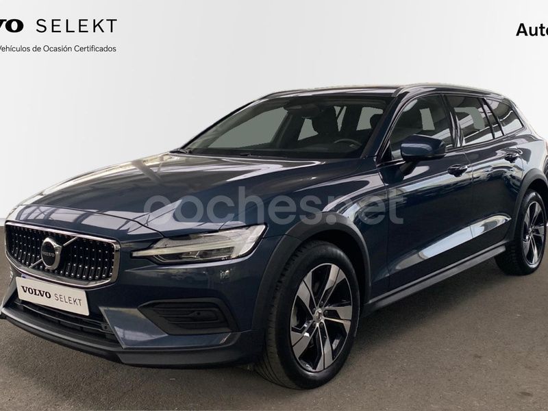Azul Usado 2022 Volvo V60 CC Ultimate Familiar | 32.900 € (Precio justo) - Imagen 1/4