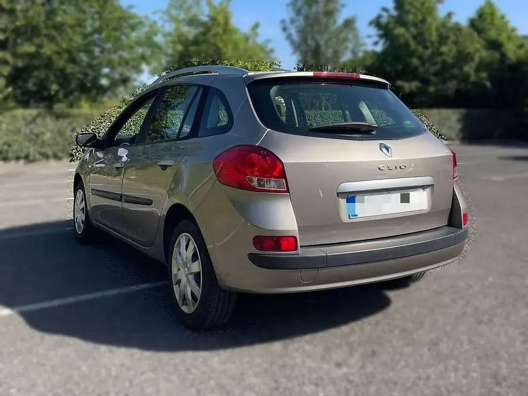 Usado Renault Clio Exception 101 CV (74 kW) 2009 Beige Familiar